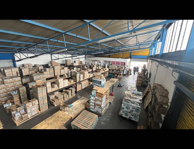 406M² WAREHOUSE TO LET IN SPARTAN